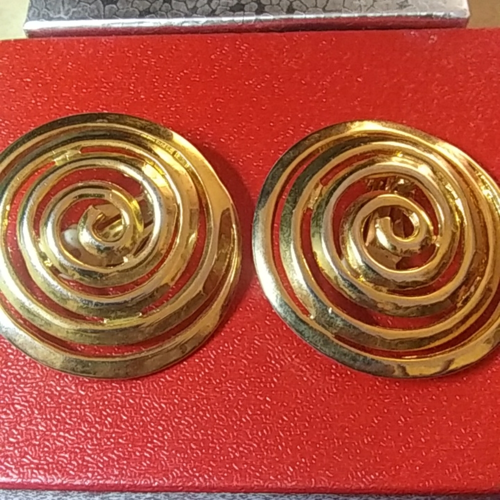 Gold Plated circl clip earrings signed